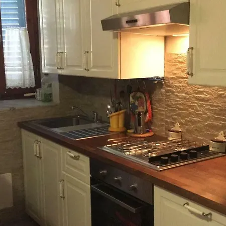 Giada 2 * Casa Ajali